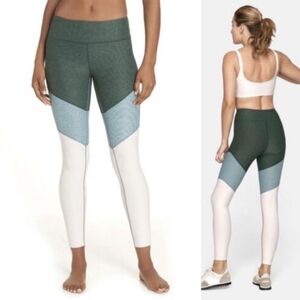 Outdoor Voices Colorblock Green Blue White Stretchy 7/8 Springs Leggings M
